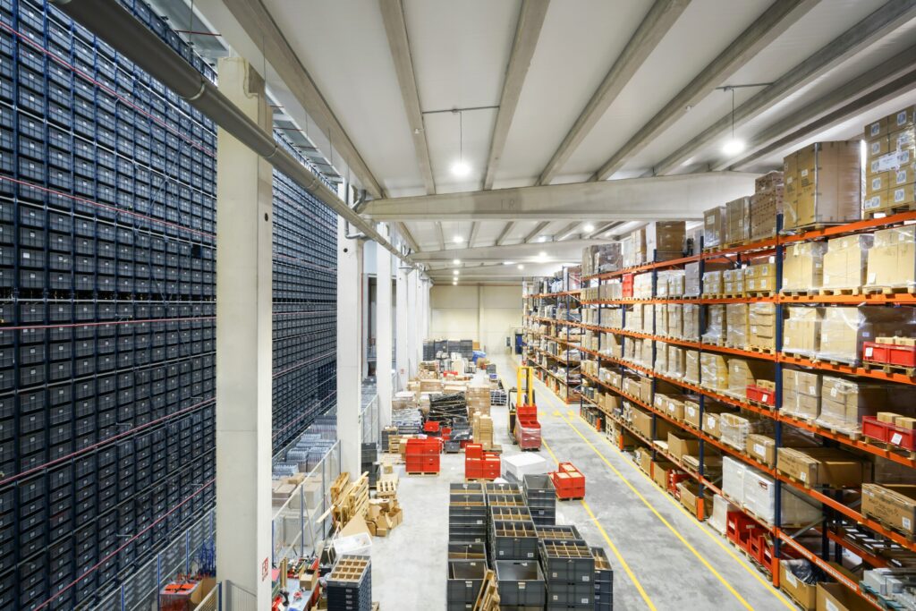 Entrepôts Paris : Hubs logistiques pour l’entreposage et la distribution urbaine