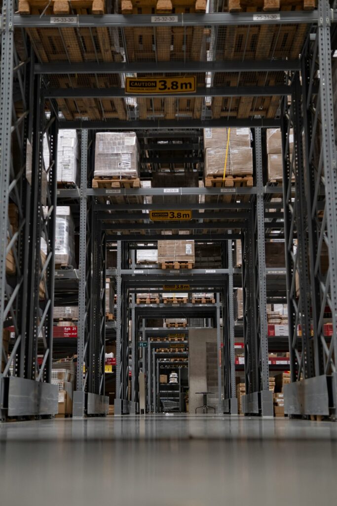 Location entrepôt Paris : Surfaces de stockage logistique clés-en-main